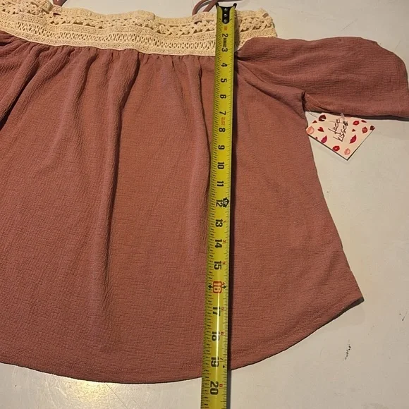 Free kisses Women's Off-Shoulder Top - Picture 5 of 5